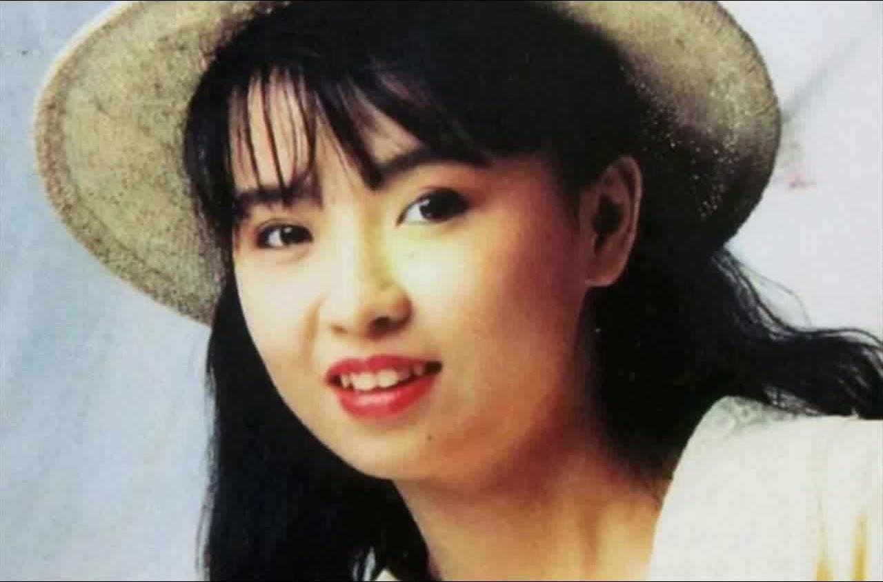 林翠萍《我怎么能不伤悲》80年代的伤感流行情歌曲,好听极了!