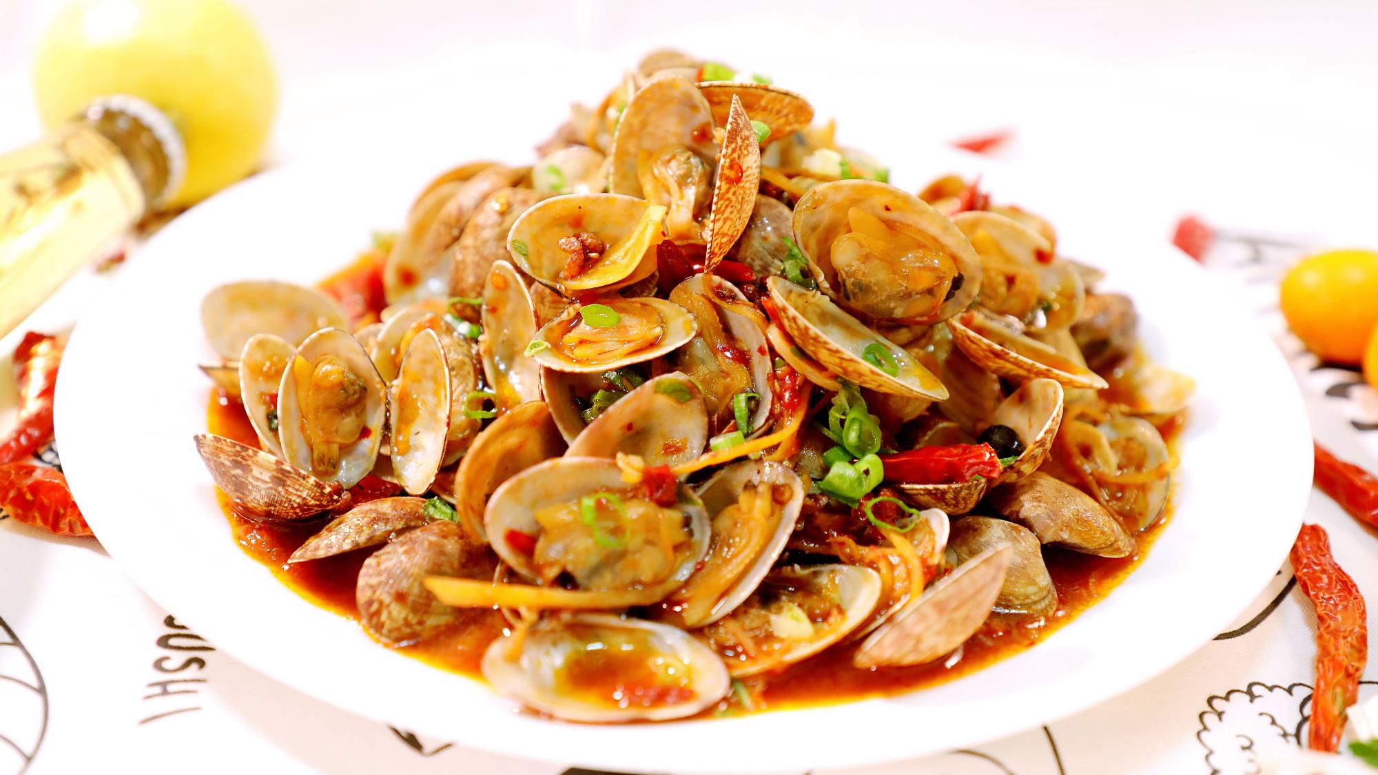 深夜食堂点击率最高的一道菜 不是肉串麻小花生毛豆 而是辣炒花蛤