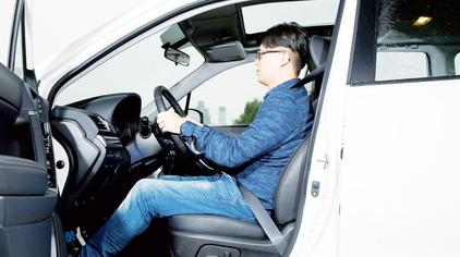 驾驶suv标准坐姿图 - 西瓜视频