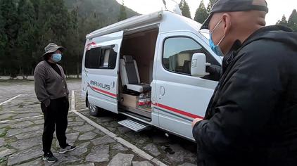 5万次观看·10个月前08:23新视野号出发冬子发现一个荒废的房车营地